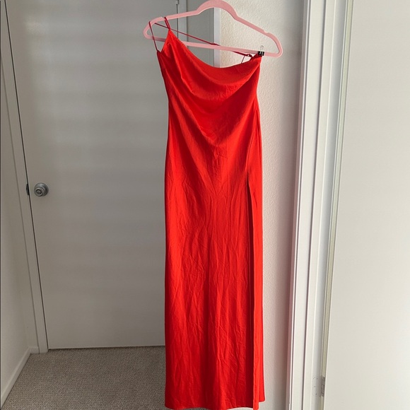 superdown Dresses & Skirts - Superdown one shoulder high slight dress, NWT